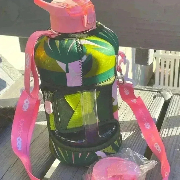 Water bottle and sleeve - Picture 2 of 3